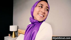 Arab girl in hijab fucks without parents permission