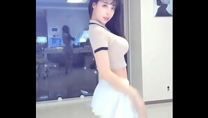 Sexy Chinese Streamer Dancing (Angela Manjusaka)
