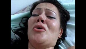 Young Mexican Girlfriend Gets Fucked Hard in Ass