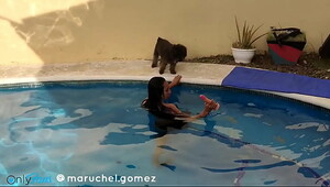 Leyne Rodriguez. Busty Latina masturbates in the pool !