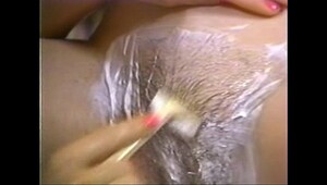 Retro porn - hot blonde shaving brunette