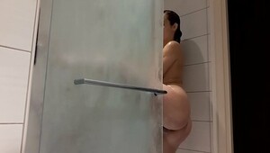 Antonia Sainz in shower