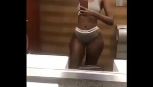 Ugandan cutie Jenny Nasasira shows off incredible body in shower